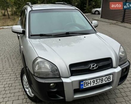 Сірий Хендай Туксон, об'ємом двигуна 1.99 л та пробігом 208 тис. км за 8400 $, фото 2 на Automoto.ua