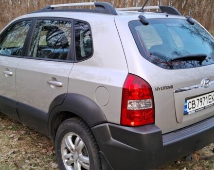 Сірий Хендай Туксон, об'ємом двигуна 2 л та пробігом 208 тис. км за 8100 $, фото 7 на Automoto.ua