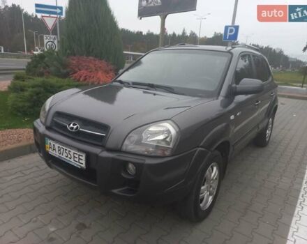 Сірий Хендай Туксон, об'ємом двигуна 2 л та пробігом 190 тис. км за 8600 $, фото 25 на Automoto.ua