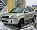 Серый Хендай Туксон, объемом двигателя 2 л и пробегом 257 тыс. км за 6500 $, фото 4 на Automoto.ua