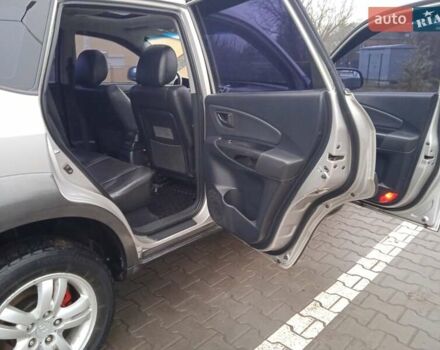 Сірий Хендай Туксон, об'ємом двигуна 1.98 л та пробігом 157 тис. км за 7800 $, фото 27 на Automoto.ua