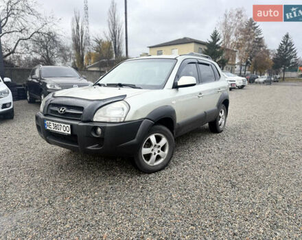 Сірий Хендай Туксон, об'ємом двигуна 1.98 л та пробігом 169 тис. км за 7890 $, фото 2 на Automoto.ua