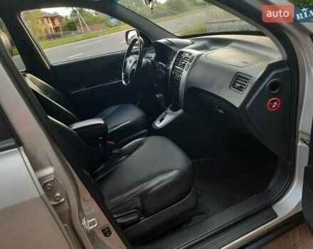 Хендай Туксон 2007 в Житомире на Automoto.ua Серый Хендай Туксон, объемом двигателя 2 л и пробегом 240 тыс. км за 7499 $, фото 14 на Automoto.ua