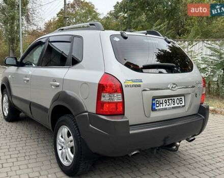 Сірий Хендай Туксон, об'ємом двигуна 1.99 л та пробігом 208 тис. км за 8400 $, фото 22 на Automoto.ua