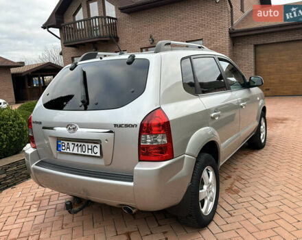 Серый Хендай Туксон, объемом двигателя 1.98 л и пробегом 217 тыс. км за 8500 $, фото 12 на Automoto.ua