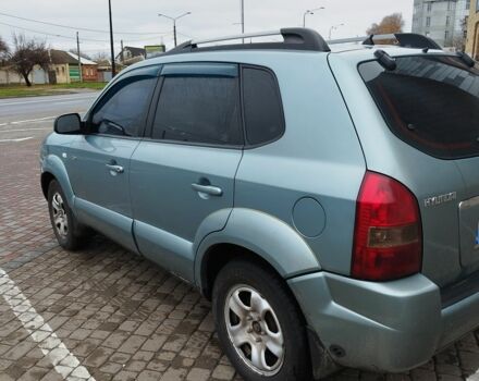 Серый Хендай Туксон, объемом двигателя 2 л и пробегом 2 тыс. км за 6800 $, фото 3 на Automoto.ua