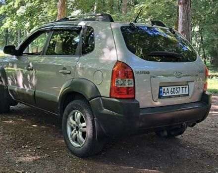 Сірий Хендай Туксон, об'ємом двигуна 1.98 л та пробігом 177 тис. км за 8800 $, фото 6 на Automoto.ua