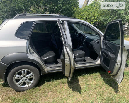 Сірий Хендай Туксон, об'ємом двигуна 1.98 л та пробігом 227 тис. км за 7500 $, фото 25 на Automoto.ua