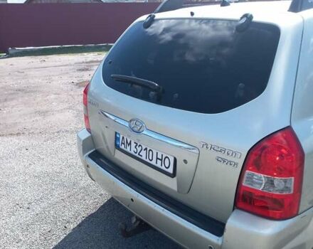 Сірий Хендай Туксон, об'ємом двигуна 1.99 л та пробігом 311 тис. км за 7800 $, фото 2 на Automoto.ua