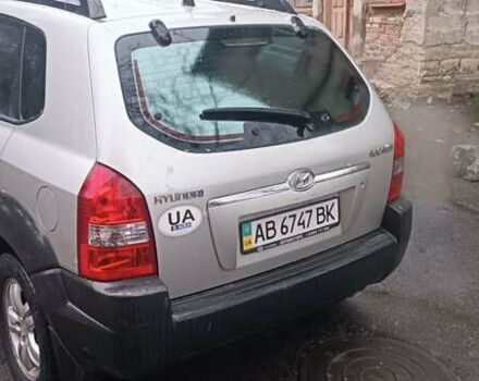 Сірий Хендай Туксон, об'ємом двигуна 1.98 л та пробігом 122 тис. км за 8300 $, фото 3 на Automoto.ua