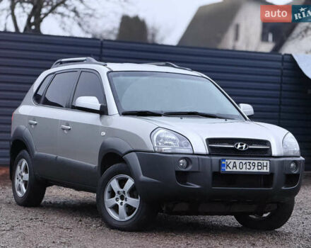 Сірий Хендай Туксон, об'ємом двигуна 2 л та пробігом 305 тис. км за 7350 $, фото 7 на Automoto.ua