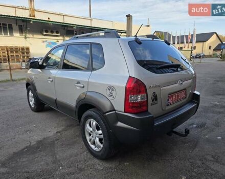 Хендай Туксон 2007 в Луцке на Automoto.ua Серый Хендай Туксон, объемом двигателя 1.98 л и пробегом 120 тыс. км за 7799 $, фото 12 на Automoto.ua