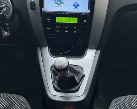 Сірий Хендай Туксон, об'ємом двигуна 1.98 л та пробігом 281 тис. км за 7200 $, фото 10 на Automoto.ua