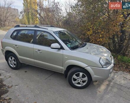 Серый Хендай Туксон, объемом двигателя 1.98 л и пробегом 173 тыс. км за 7450 $, фото 24 на Automoto.ua