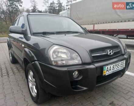 Сірий Хендай Туксон, об'ємом двигуна 2 л та пробігом 190 тис. км за 8600 $, фото 4 на Automoto.ua