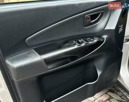 Серый Хендай Туксон, объемом двигателя 2 л и пробегом 232 тыс. км за 7200 $, фото 11 на Automoto.ua