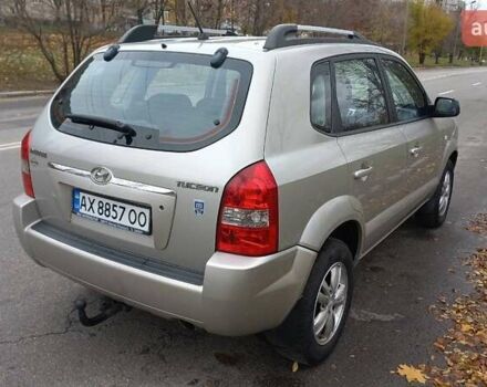 Сірий Хендай Туксон, об'ємом двигуна 2 л та пробігом 203 тис. км за 7700 $, фото 5 на Automoto.ua