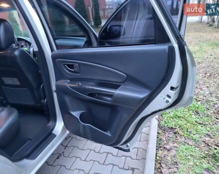 Серый Хендай Туксон, объемом двигателя 2 л и пробегом 240 тыс. км за 8300 $, фото 120 на Automoto.ua