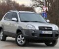 Сірий Хендай Туксон, об'ємом двигуна 2 л та пробігом 305 тис. км за 7300 $, фото 1 на Automoto.ua