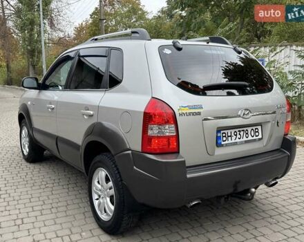 Сірий Хендай Туксон, об'ємом двигуна 1.99 л та пробігом 208 тис. км за 8400 $, фото 25 на Automoto.ua