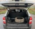 Хендай Туксон 2007 у Ахтырке на Automoto.ua Сірий Хендай Туксон, об'ємом двигуна 2 л та пробігом 192 тис. км за 6950 $, фото 12 на Automoto.ua