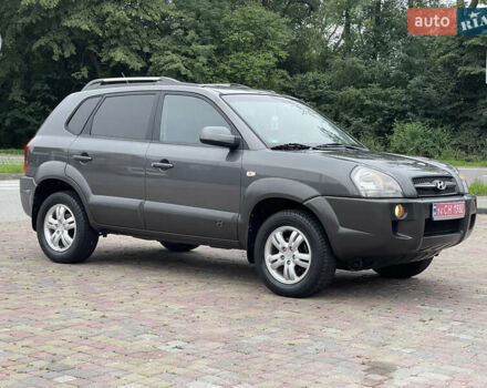 Хендай Туксон 2007 в Калуше на Automoto.ua Серый Хендай Туксон, объемом двигателя 2 л и пробегом 182 тыс. км за 7600 $, фото 5 на Automoto.ua