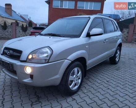 Серый Хендай Туксон, объемом двигателя 2 л и пробегом 240 тыс. км за 8300 $, фото 22 на Automoto.ua