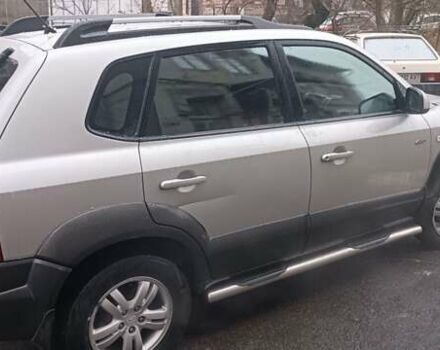 Сірий Хендай Туксон, об'ємом двигуна 1.98 л та пробігом 122 тис. км за 8300 $, фото 5 на Automoto.ua