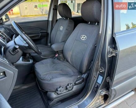 Серый Хендай Туксон, объемом двигателя 1.98 л и пробегом 282 тыс. км за 8350 $, фото 32 на Automoto.ua