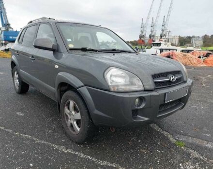 Серый Хендай Туксон, объемом двигателя 2 л и пробегом 245 тыс. км за 4112 $, фото 1 на Automoto.ua