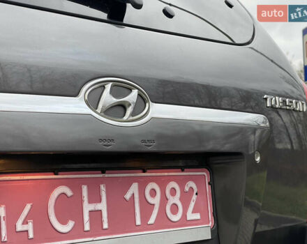 Серый Хендай Туксон, объемом двигателя 2 л и пробегом 182 тыс. км за 7600 $, фото 16 на Automoto.ua