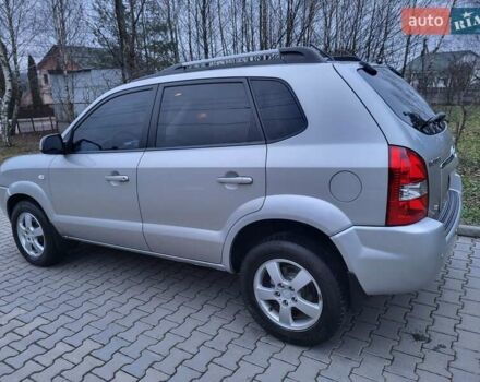 Серый Хендай Туксон, объемом двигателя 2 л и пробегом 240 тыс. км за 8300 $, фото 46 на Automoto.ua