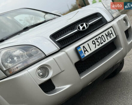 Хендай Туксон 2007 в Запорожье на Automoto.ua Серый Хендай Туксон, объемом двигателя 2 л и пробегом 230 тыс. км за 7900 $, фото 5 на Automoto.ua