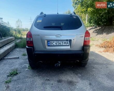 Сірий Хендай Туксон, об'ємом двигуна 2 л та пробігом 192 тис. км за 6500 $, фото 5 на Automoto.ua