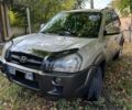 Серый Хендай Туксон, объемом двигателя 2 л и пробегом 200 тыс. км за 7450 $, фото 1 на Automoto.ua