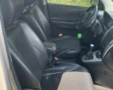 Серый Хендай Туксон, объемом двигателя 2 л и пробегом 228 тыс. км за 7400 $, фото 23 на Automoto.ua