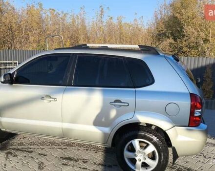 Серый Хендай Туксон, объемом двигателя 1.98 л и пробегом 193 тыс. км за 8400 $, фото 5 на Automoto.ua