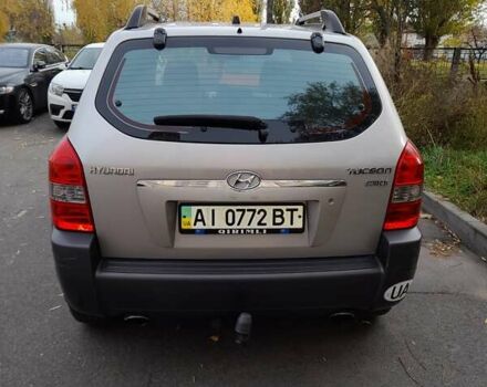 Сірий Хендай Туксон, об'ємом двигуна 2 л та пробігом 182 тис. км за 8800 $, фото 7 на Automoto.ua