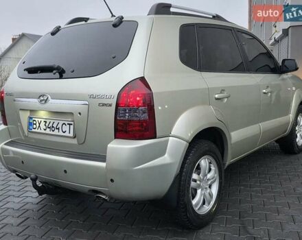 Серый Хендай Туксон, объемом двигателя 2 л и пробегом 231 тыс. км за 7999 $, фото 12 на Automoto.ua