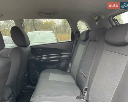 Серый Хендай Туксон, объемом двигателя 2 л и пробегом 290 тыс. км за 6500 $, фото 14 на Automoto.ua