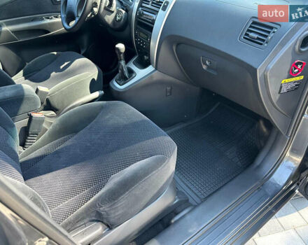 Сірий Хендай Туксон, об'ємом двигуна 1.98 л та пробігом 169 тис. км за 7300 $, фото 23 на Automoto.ua