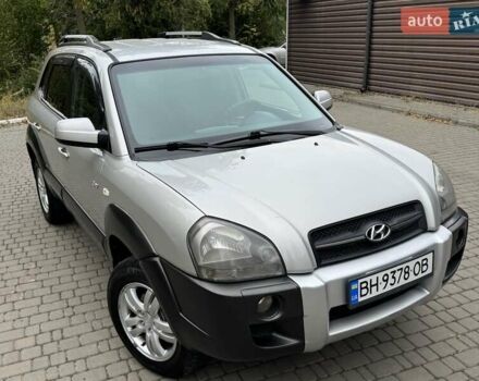 Сірий Хендай Туксон, об'ємом двигуна 1.99 л та пробігом 208 тис. км за 8400 $, фото 4 на Automoto.ua