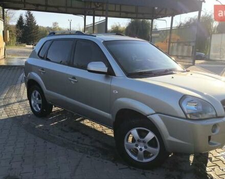Серый Хендай Туксон, объемом двигателя 1.98 л и пробегом 193 тыс. км за 8400 $, фото 1 на Automoto.ua
