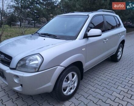 Серый Хендай Туксон, объемом двигателя 2 л и пробегом 240 тыс. км за 8300 $, фото 55 на Automoto.ua