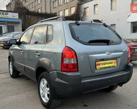 Сірий Хендай Туксон, об'ємом двигуна 1.98 л та пробігом 281 тис. км за 7200 $, фото 3 на Automoto.ua