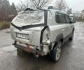 Серый Хендай Туксон, объемом двигателя 2 л и пробегом 350 тыс. км за 3850 $, фото 3 на Automoto.ua