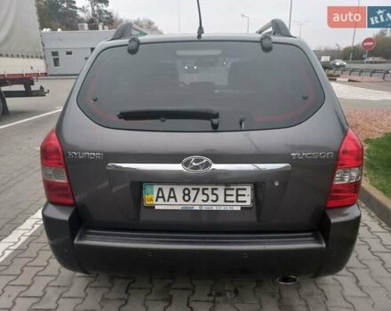 Сірий Хендай Туксон, об'ємом двигуна 2 л та пробігом 190 тис. км за 8600 $, фото 3 на Automoto.ua