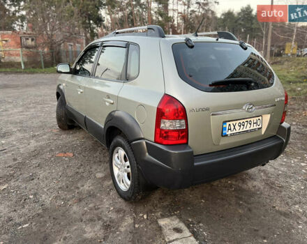 Сірий Хендай Туксон, об'ємом двигуна 2 л та пробігом 223 тис. км за 8500 $, фото 5 на Automoto.ua