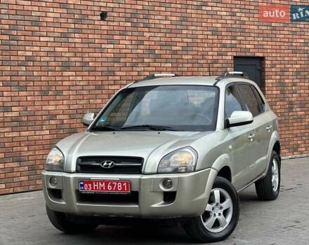 Серый Хендай Туксон, объемом двигателя 2 л и пробегом 271 тыс. км за 7400 $, фото 6 на Automoto.ua