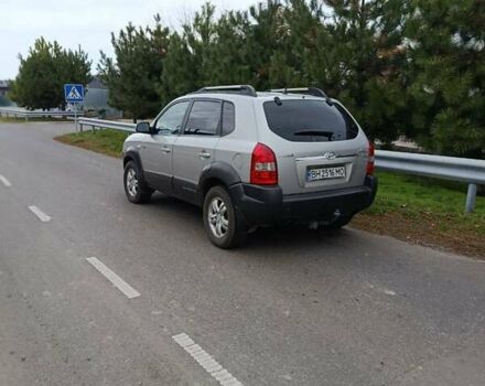 Сірий Хендай Туксон, об'ємом двигуна 2 л та пробігом 335 тис. км за 7200 $, фото 3 на Automoto.ua